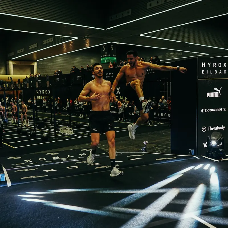 Saut de joie au finish — Hyrox Bilbao
